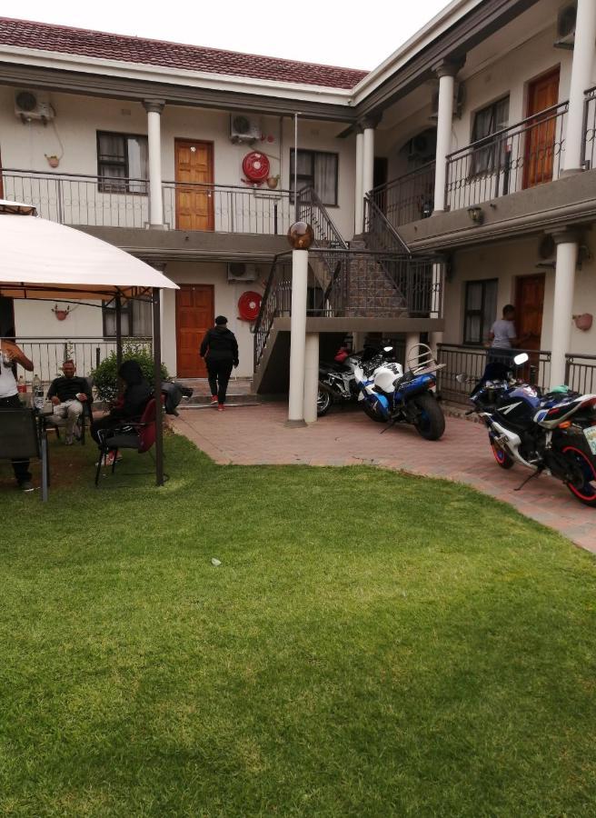 Lala Poa Guest House クラークスドープ エクステリア 写真